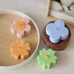 Alternative view of 4 Petals Flower Candle Mold